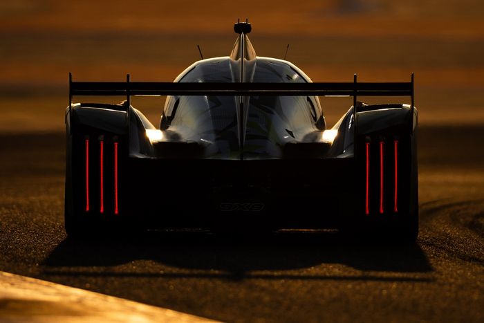 #93 Peugeot Totalenergies Peugeot 9X8: Mikkel Jensen, Nico Muller, Jean-Eric Vergne