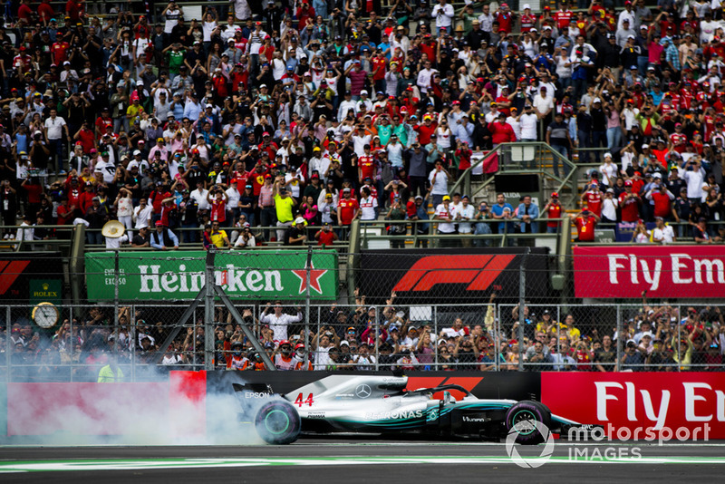 Льюіс Хемілтон, Mercedes AMG F1 W09