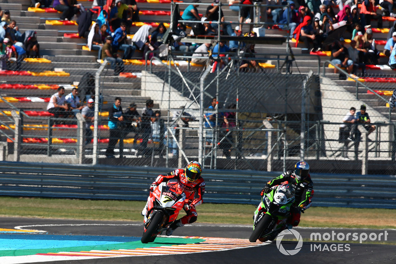 4e : Chaz Davies (Aruba.it Racing-Ducati SBK Team)