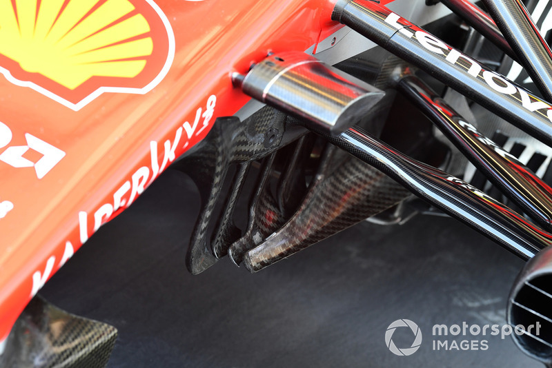 Vue détaillée d'éléments aérodynamiques de la Ferrari SF71H