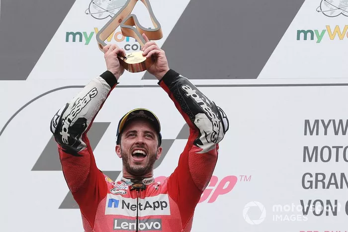 Podio: ganador de la carrera Andrea Dovizioso, Ducati Team