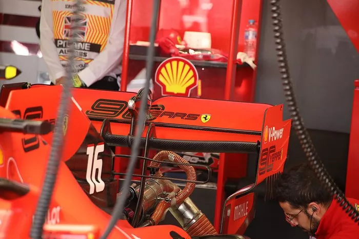 Detalle del alerón trasero de Charles Leclerc, Ferrari SF90