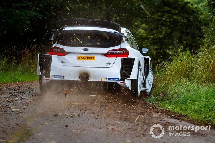 Valtteri Bottas prova la Ford Fiesta WRC del team M-Sport