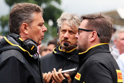 Mario Isola, Pirelli Racing Manager (Left) with Paul Hembery, Pirelli Motorsport Director (Right)