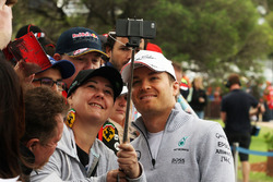 Nico Rosberg, Mercedes AMG F1 Team con fans