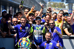 Sieger Valentino Rossi, Yamaha Factory Racing, feiert mit dem Team