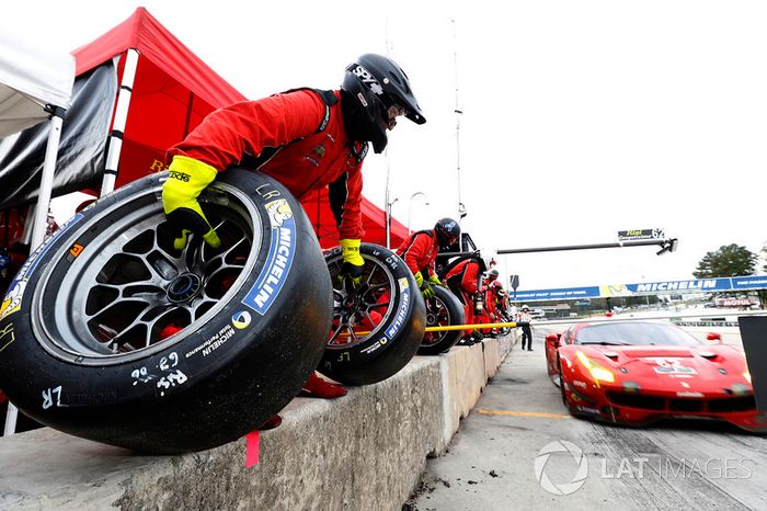 #62 Risi Competizione Ferrari 488 GTE: Toni Vilander, Giancarlo Fisichella, Alessandro Pier Guidi
