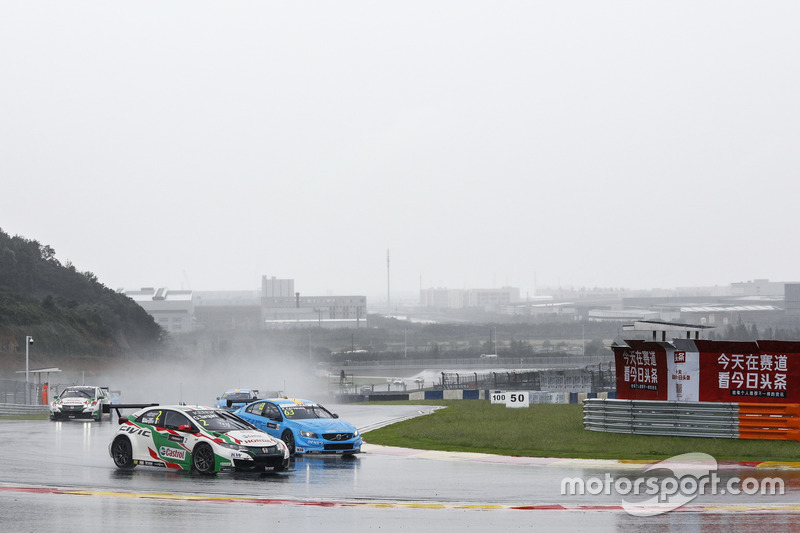 Gabriele Tarquini, Honda Racing Team JAS, Honda Civic WTCC, Nicky Catsburg, Polestar Cyan Racing, Volvo S60 Polestar TC1