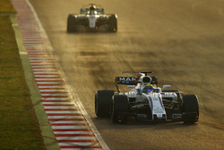 Felipe Massa, Williams FW40, devant Valtteri Bottas, Mercedes AMG F1 W08
