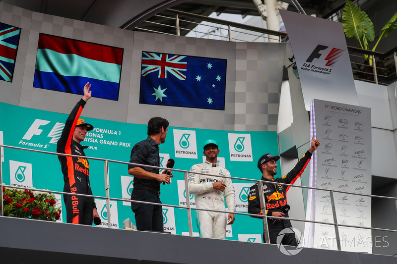 Race winner Max Verstappen, Red Bull Racing celebrates on the podium, Mark Webber, Lewis Hamilton, Mercedes AMG F1 and Daniel Ricciardo, Red Bull Racing