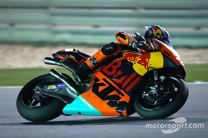 Pol Espargaró con la KTM RC16 del equipo Red Bull KTM Factory Racing