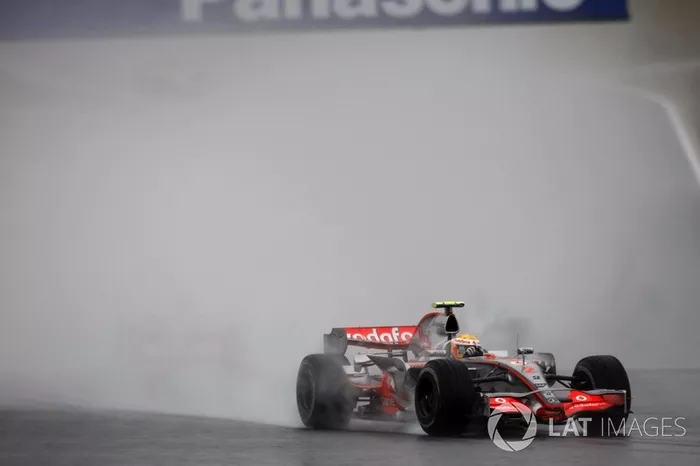 Lewis Hamilton, McLaren MP4-22