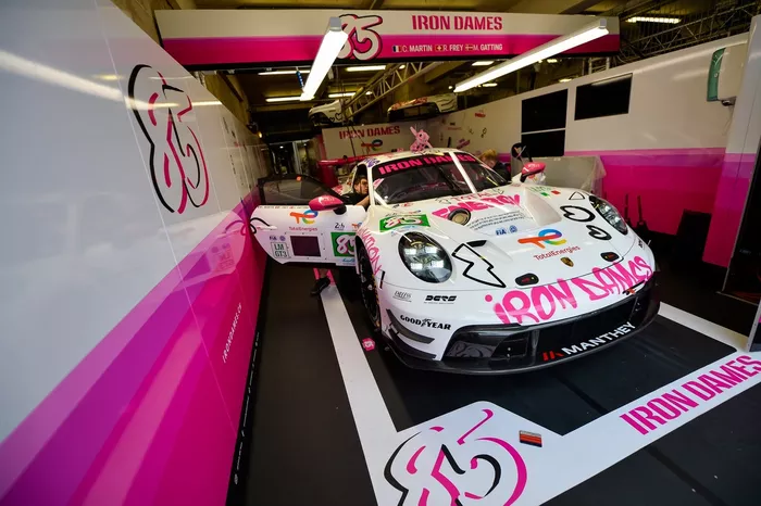 #85 Iron Dames Porsche 911 GT3 R LMGT3: Célia Martin, Rahel Frey, Michelle Gatting
