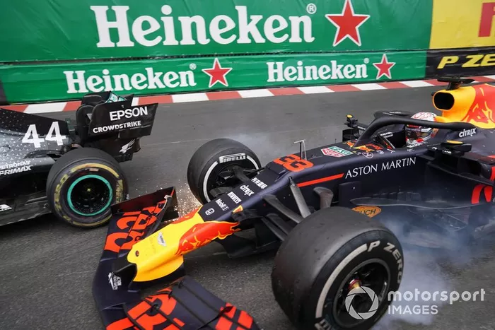 El toque entre Max Verstappen y Lewis Hamilton