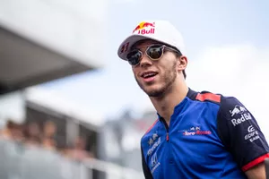 Pierre Gasly, Scuderia Toro Rosso lors de la parade des pilotes