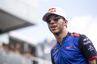 Pierre Gasly, Scuderia Toro Rosso lors de la parade des pilotes