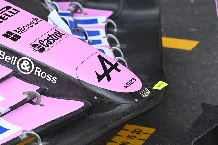 Alpine A523 technical detail