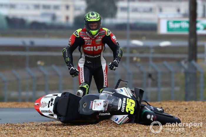 Cal Crutchlow, Team LCR Honda después de la caída