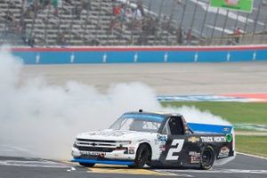 Race winner Sheldon Creed, GMS Racing, Chevrolet Silverado