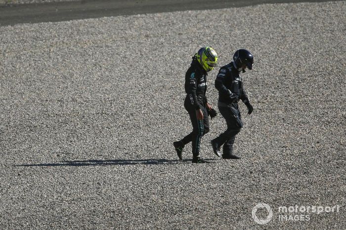 Choque de Lewis Hamilton, Mercedes W13 en la Q3