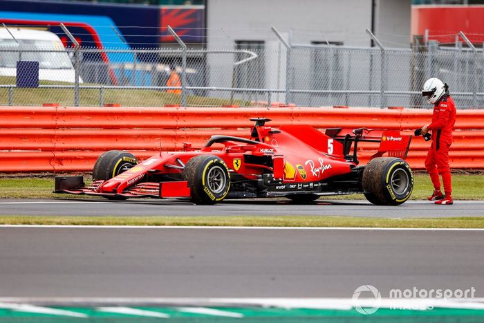 Sebastian Vettel, Ferrari SF1000 se retira de la práctica tras un fallo en el monoplaza