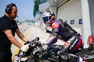 Lorenzo Savadori, Aprilia Racing