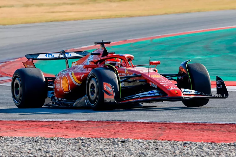 Charles Leclerc, Ferrari SF-24 lors des essais Pirelli