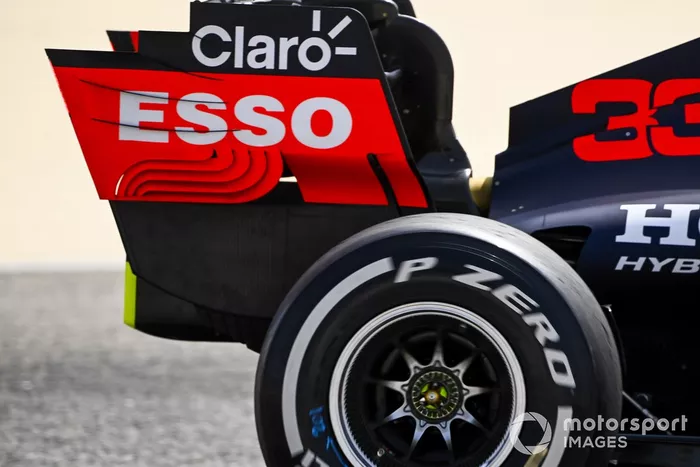Detalle del alerón trasero del Red Bull Racing RB16B