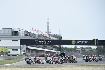 Валентино Россі, Yamaha Factory Racing, старт гонки