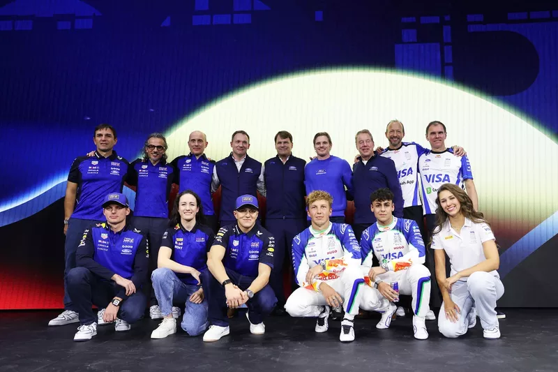 Photo de groupe Red Bull Racing et Racing Bulls