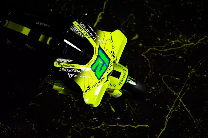 VR46カラーリング 