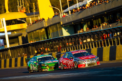 Rick Kelly, Nissan Motorsports; Mark Winterbottom, Prodrive Racing Australia, Ford