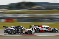 #88 Proton Racing, Porsche 911 RSR: Khaled Al Qubaisi, David Heinemeier Hansson, Patrick Long