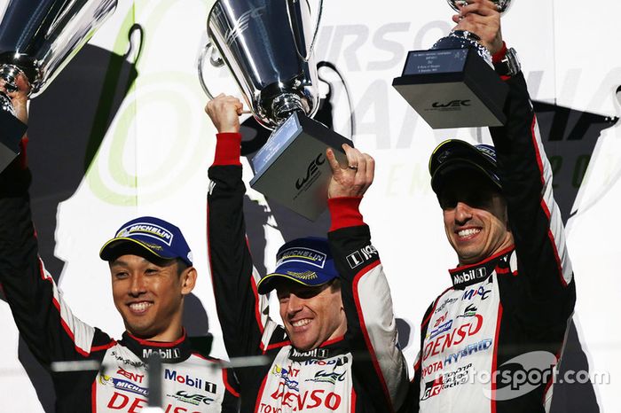 Sébastien Buemi, Anthony Davidson e Kazuki Nakajima foram os vencedores das 6 Horas de Xangai, com o Toyota #8, mas...