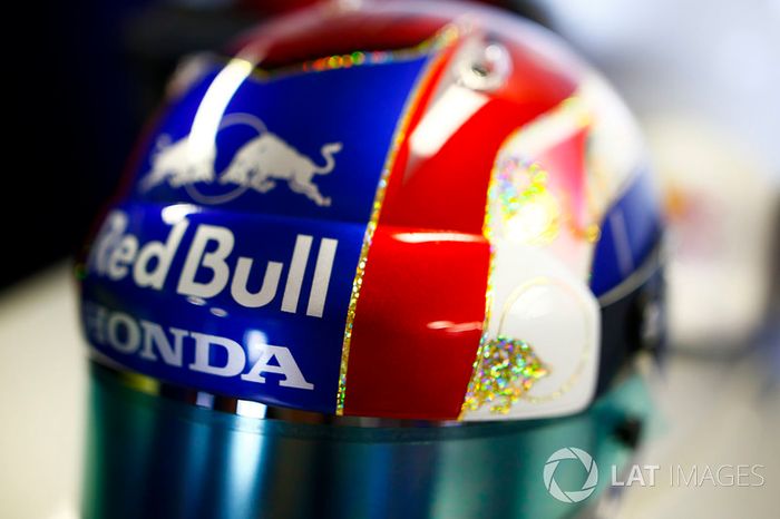 Detalle del casco de Pierre Gasly, Toro Rosso