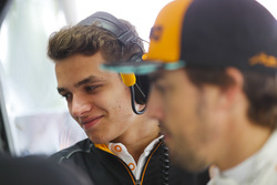 Lando Norris, McLaren y Fernando Alonso, McLaren