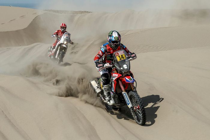 #14 Monster Energy Honda Team Honda: Michael Metge, #60 GasGas Rally Team: Jonathan Barragán