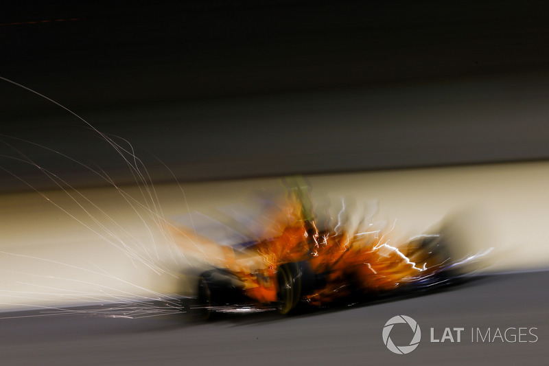 Stoffel Vandoorne, McLaren MCL33 Renault