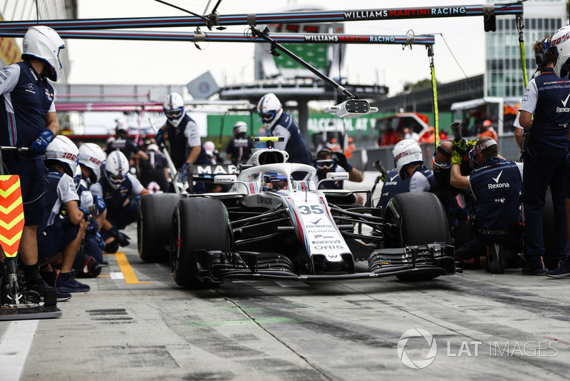 Sergey Sirotkin, Williams FW41, leaves his pit box during practice