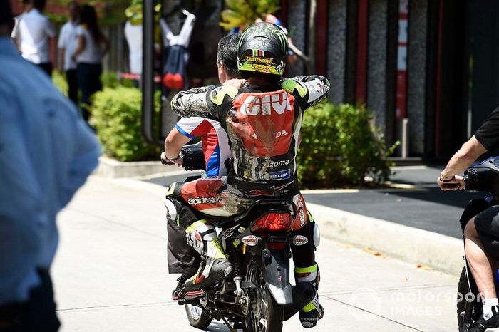 Cal Crutchlow, LCR Honda Castrol, tras el accidente