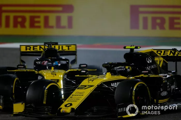 Nico Hulkenberg, Renault R.S. 19, lotta con Daniel Ricciardo, Renault R.S.19