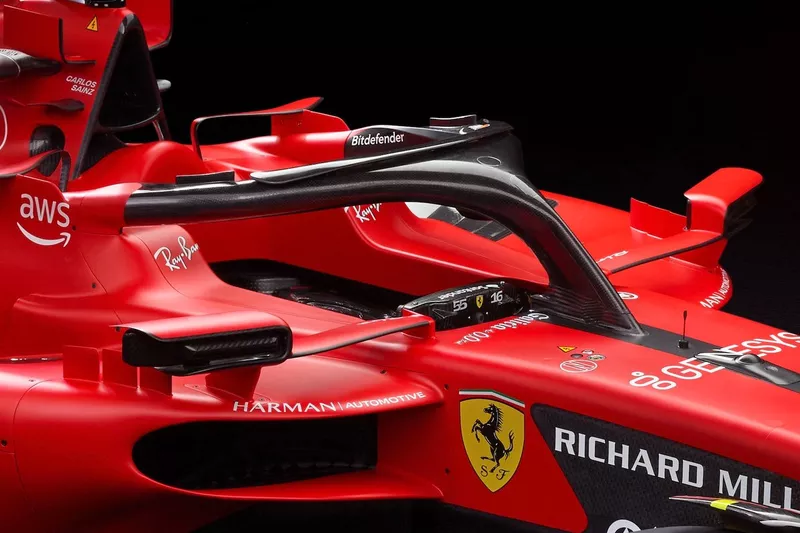 Ferrari SF-23. dettaglio del cockpit