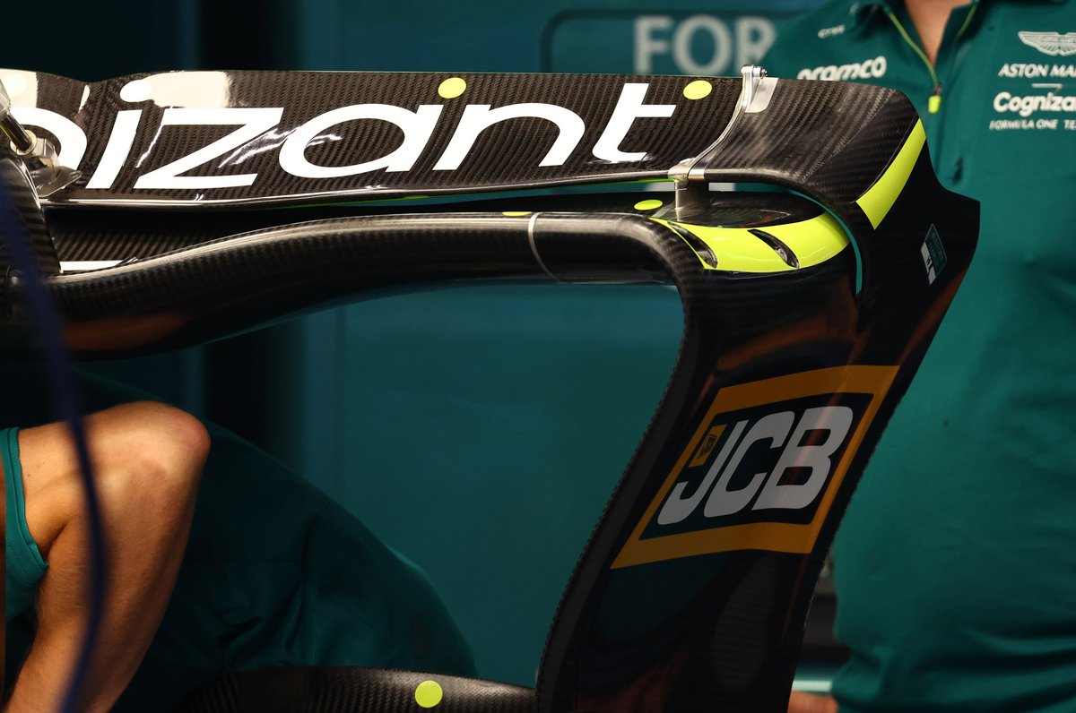 Detalle del alerón trasero del Aston Martin AMR22