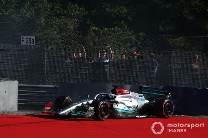 Choque de George Russell, Mercedes W13,  durante la Q3