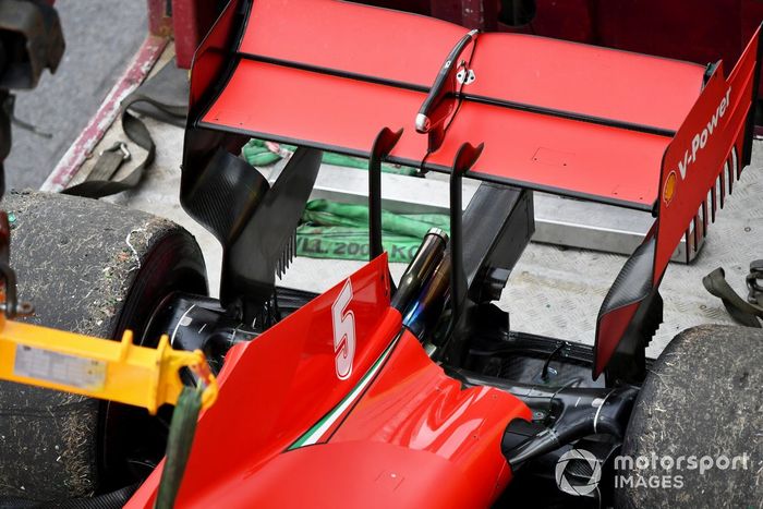 Avería en el coche de Sebastian Vettel, Ferrari SF1000, en los libres