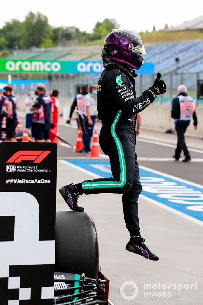 Ganador de la pole Lewis Hamilton, Mercedes F1