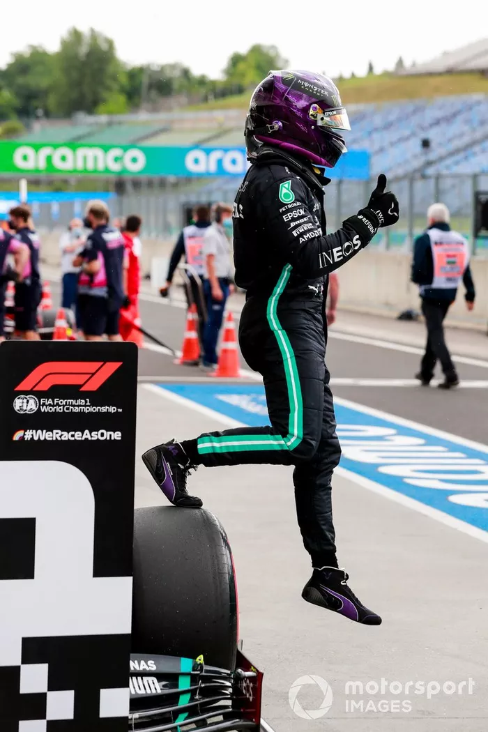 Ganador de la pole Lewis Hamilton, Mercedes F1