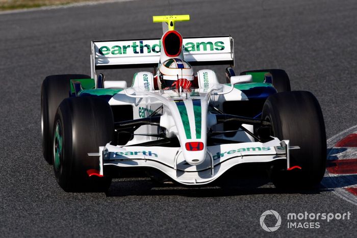 2008: Honda finalizó el proyecto de Fórmula 1 y vendió el equipo por un dólar a Ross Brawn. La historia es bien conocida, porque fueron campeones en 2009.