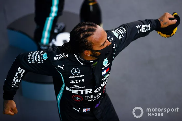 Podio: ganador, Lewis Hamilton, Mercedes-AMG Petronas F1