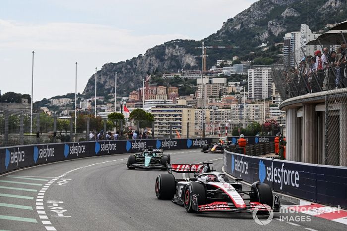 Kevin Magnussen, Haas VF-23, Lance Stroll, Aston Martin AMR23